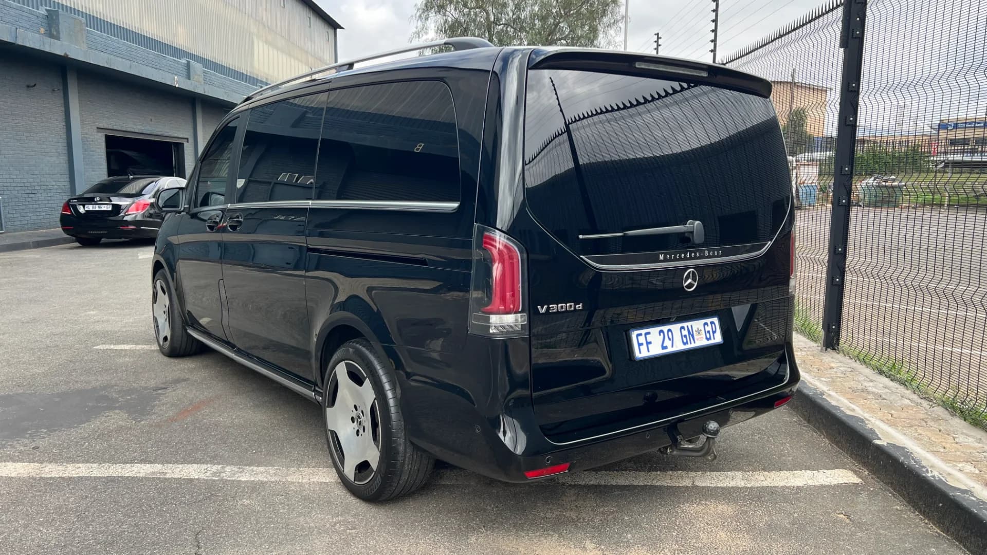 Mercedes-Benz V300d, image 3
